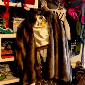 Faux fur BeBe hooded stool